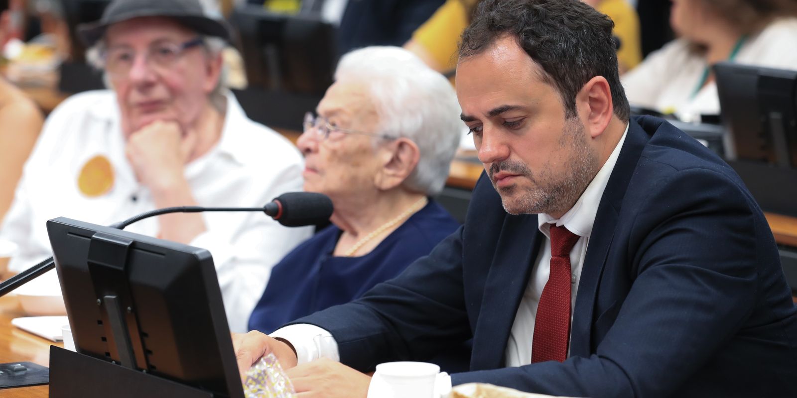 conselho-de-etica-aprova-cassacao-do-mandato-de-glauber-braga