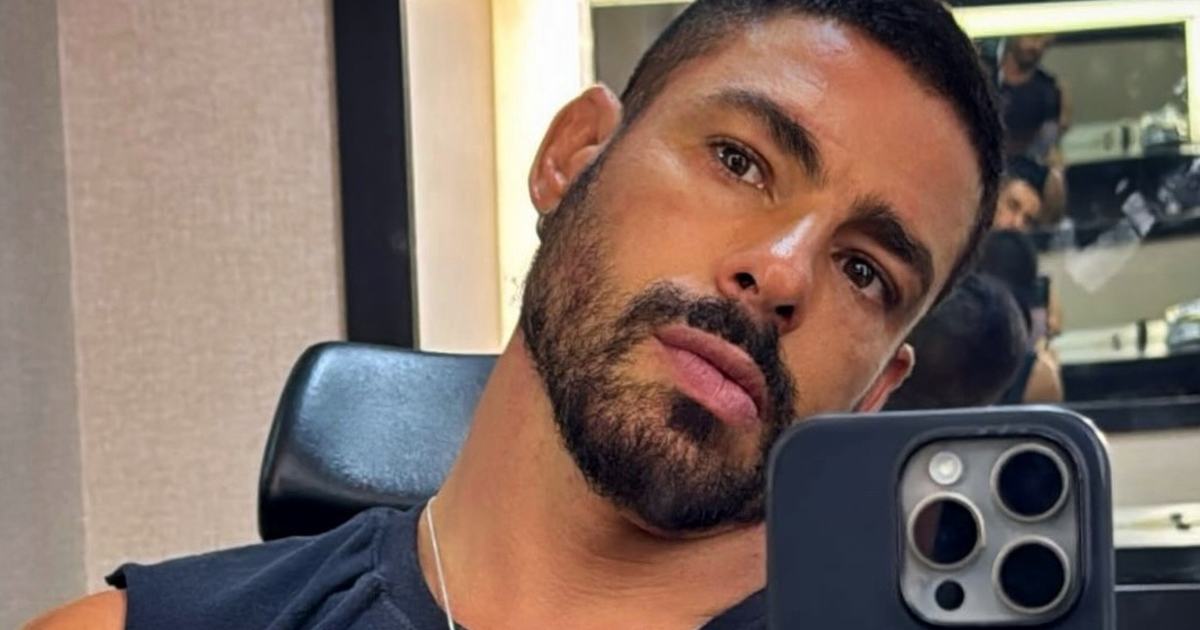 caua-reymond,-que-teria-sido-criticado-por-mau-cheiro,-ja-disse-nao-usar-desodorante