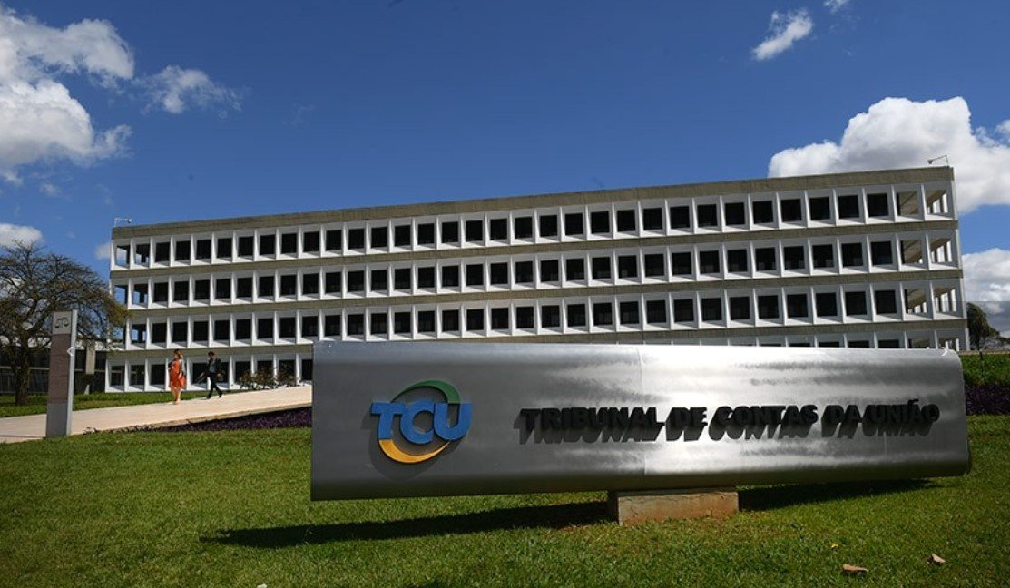 gastos-fora-do-orcamento,-como-o-pe-de-meia,-impactam-juros-e-credibilidade-fiscal,-diz-tcu