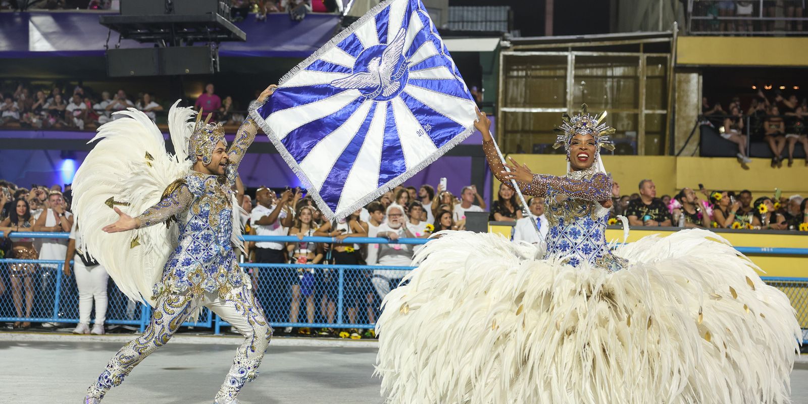 desfile-das-escolas-do-rio-tera-18-jurados-a-mais-no-carnaval-de-2026