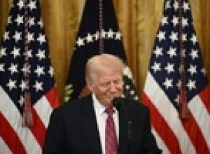 trump-autoriza-funcionarios-a-‘persuadir’-colegas-sobre-crencas-religiosas
